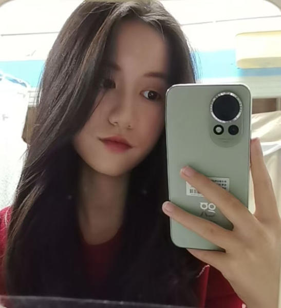 赞萌露比的主图